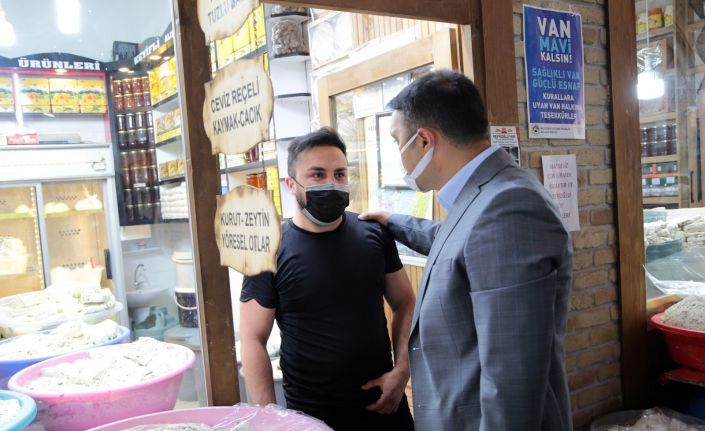 Genel Sekreter Çelikel peynirciler çarşısını ziyaret etti