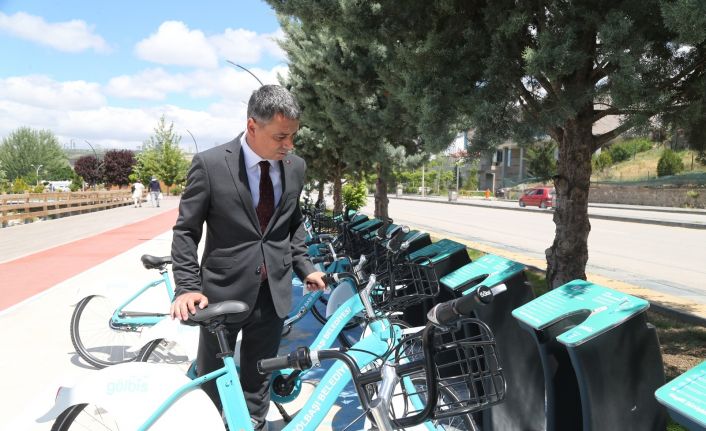 Gölbaşı Belediye Başkanı Şimşek, bisiklet kullanımının yaygınlaştırılması için kurulan GÖLBİS’i test etti