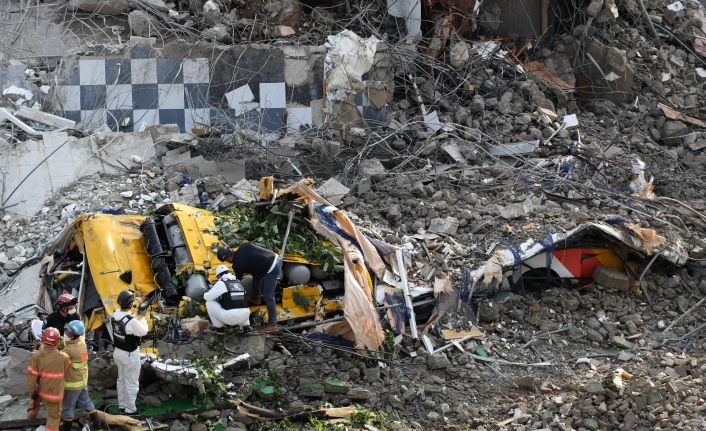 Güney Kore’de 5 katlı bina devrildi: 9 ölü, 8 yaralı