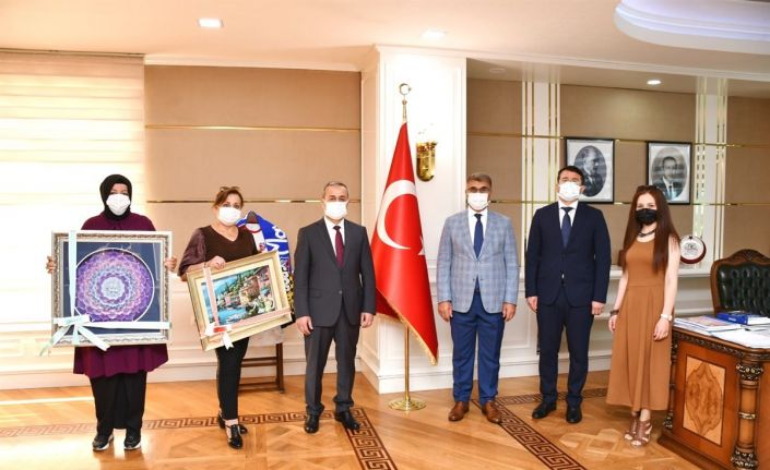 Halk Eğitim Merkezi heyeti Vali Gürel ile görüştü