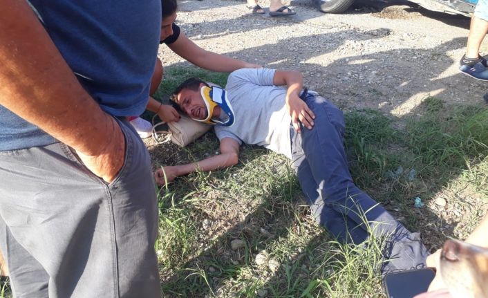 İki otomobilin hurdaya döndüğü kazada sürücüler ağır yaralandı