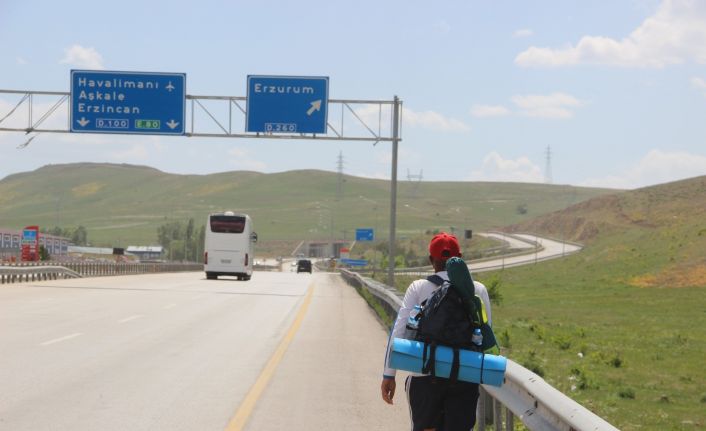 İnsan ve hayvan haklarına dikkat çekmek için 3 ay boyunca 2 bin kilometre yol yürüyecek