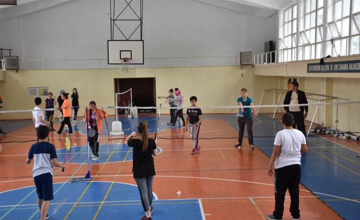 Isparta’da pandemi nedeniyle ara verilen ücretsiz yaz spor okulları yeniden başlıyor