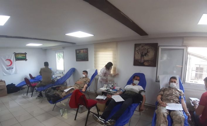 Jandarma’dan kan bağışı