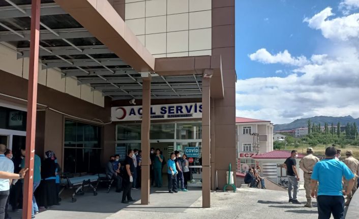 Kars’ta askeri araç kaza yaptı: 2 ölü, 2’si asker 3 yaralı