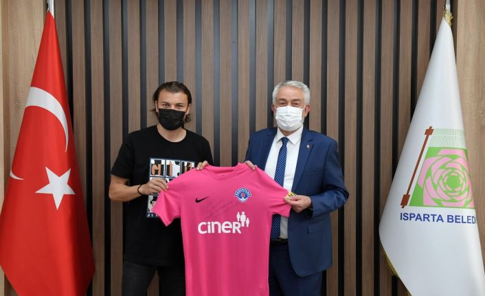 Kasımpaşalı futbolcu Yusuf Erdoğan: “Ispartaspor’u süper ligde görmek istiyoruz”