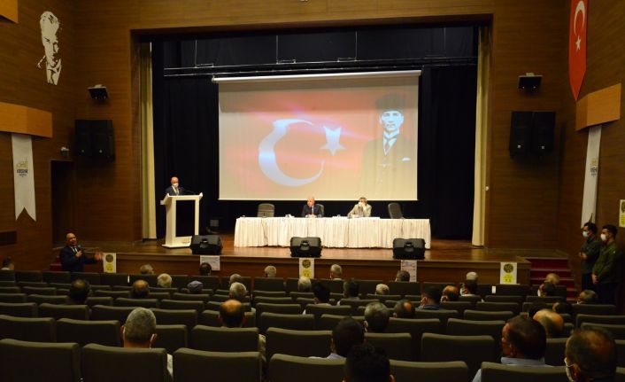 Kırşehir Valisi Akın, "Köylerimize eşit oranda hizmet götürme gayreti içerisindeyiz"