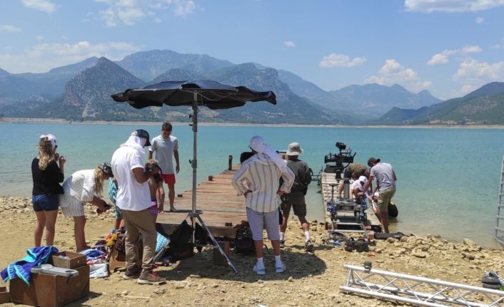 Kıvanç Tatlıtuğ ünlü deterjan markasının yüzü oldu