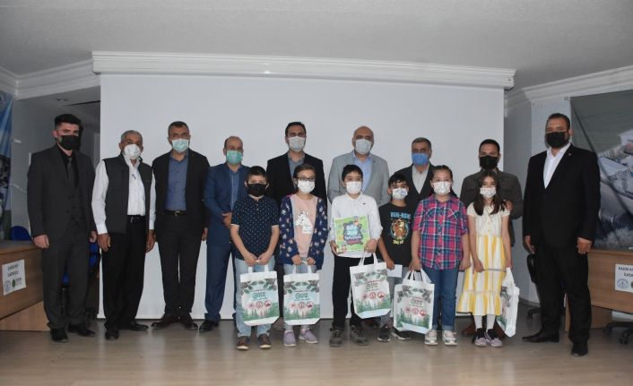 Kızılcahamam’da ‘Okullar Sıfır Atık İçin Yarışıyor’ bilgi yarışmasının yarı finali yapıldı