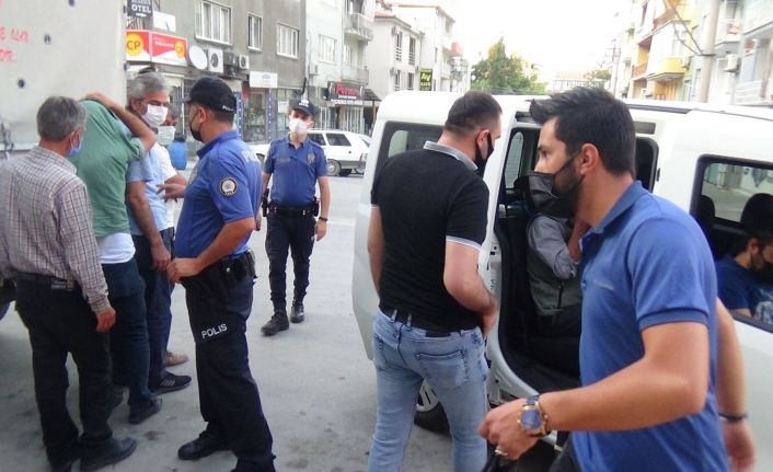 Kumar oynarken yakalandı, görüntü vermemek için dolu araca binmeye çalıştı