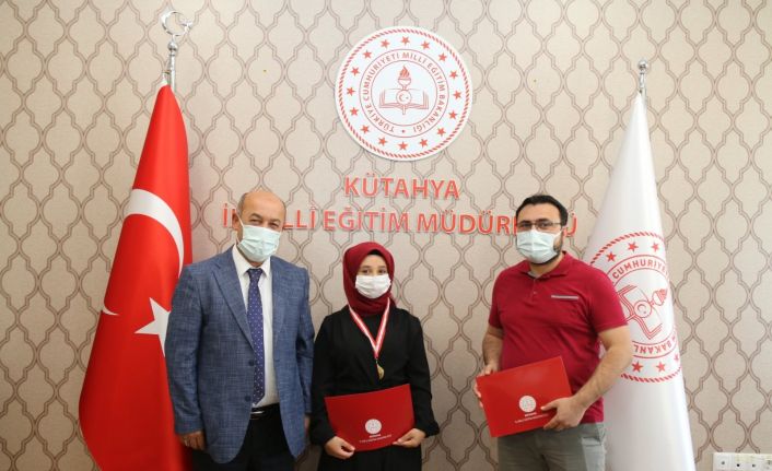 Kütahya’da yarışmada dereceye giren öğrenciler ödüllendirildi