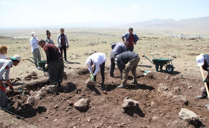 ‘Malazgirt Savaşı Alanının Tespiti, Tarihi ve Arkeolojik Yüzey Araştırma’ projesine büyük ilgi