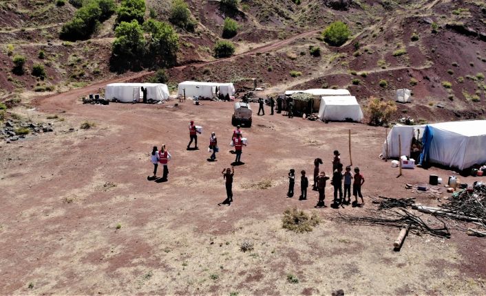 Mangal kömürü işçilerinin çadırda yaşamı başladı "Bizim alnımızın teri ve mutluyuz”