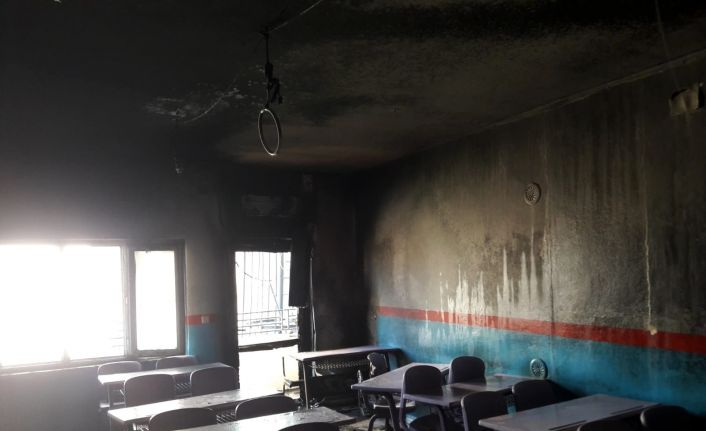 Mardin’de özel öğretim kursunda çıkan yangında 5 öğrenci dumandan etkilendi