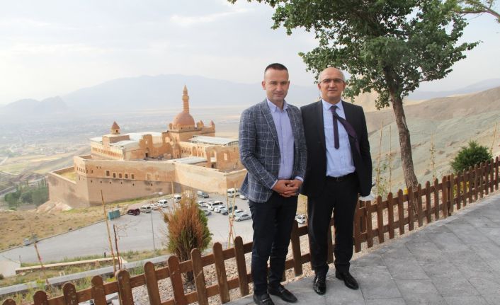 MEB Ölçme, Değerlendirme ve Sınav Hizmetleri Genel Müdürü Şensoy’un Ağrı ziyaretleri