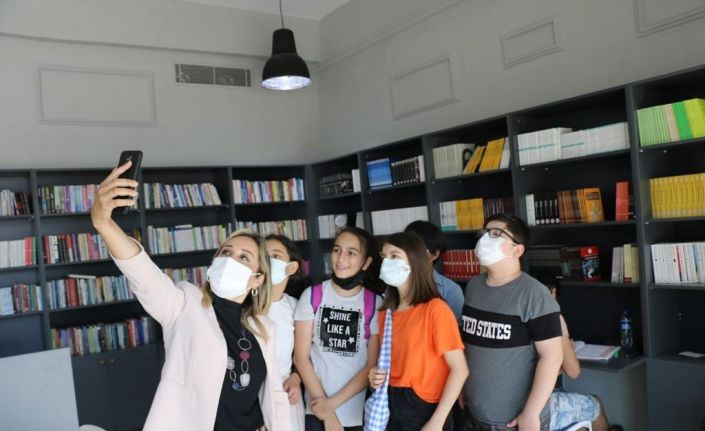 Milletvekili Çokal, TÜBİTAK yarışmasında bölge finaline kalan öğrencilerle bir araya geldi