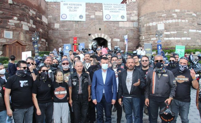 Narkotik ve Motorize ekiplerden uyuşturucu bağımlılığına karşı "Uyuma Hareket geç" konvoyu