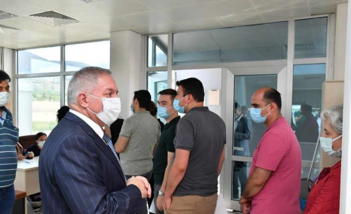 Nursaçan, İl Sağlık Müdürlüğü’nün Kayseri OSB’deki Aşı Uygulama Merkezi’ni ziyaret etti