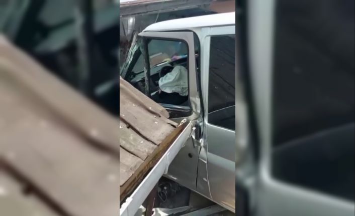 (Özel) Beykoz’da kontrolden çıkan minibüs dehşet saçtı: 1 kişi hayatını kaybetti