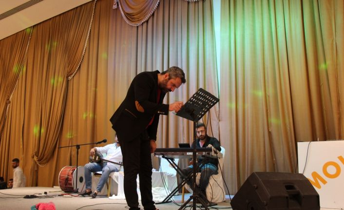 Pandemi yüzünden çiğ köfteci olan ses sanatçısı sahnelere dönmenin mutluluğunu yaşıyor