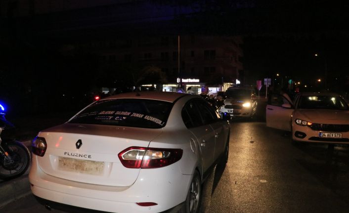 Polisten kaçan alkollü sürücü 2 kilometre kovalamanın ardından taksiye çarpınca yakalandı