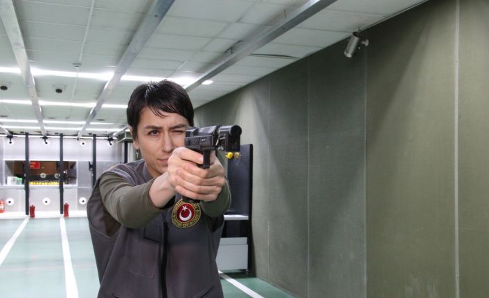Rekor uyuşturucu yakalamalarına imza atan gümrük muhafaza memurları böyle eğitiliyor