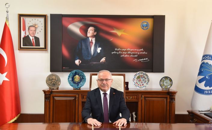 Rektör Namık Ak: "Her gencimizin milletimize ve tüm insanlığa katkılar vermesini temenni ediyorum"