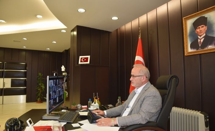 Rektör Ünal, ‘Yüksek Din Öğretimi Çalıştayı’nda fikir ve önerilerini paylaştı