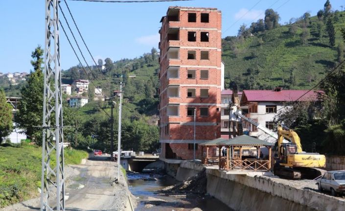 Rize’de 2018 yılında meydana gelen selde dere yatağındaki 7 katlı bina ile sembolleşmişti