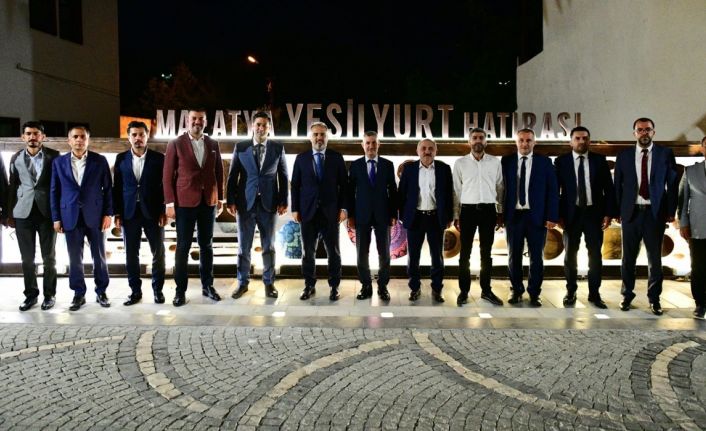 Sağlıklı Kentler Birliği Başkanı Aktaş ve meclis üyeleri, Yeşilyurt lezzet caddesindeki müzeleri gezdi
