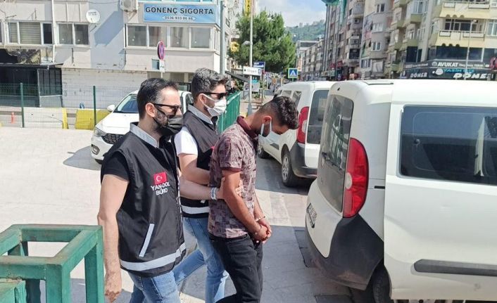 Sahte polis ve savcılardan 1 milyon 300 bin liralık vurgun