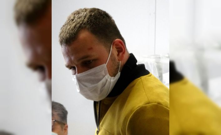 Samsun’da sokak ortasında eski eşini çocuğunun gözü önünde darp eden İbrahim Zarap (27), yargılandığı mahkemece 10 yıl 4 ay hapis cezasına çarptırıldı.