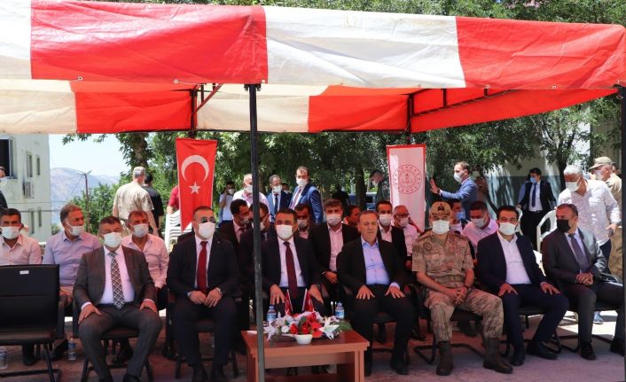 Siirt’te şehit Aktürk’ün isminin verildiği kütüphane açılışı ve okulun temeli atıldı
