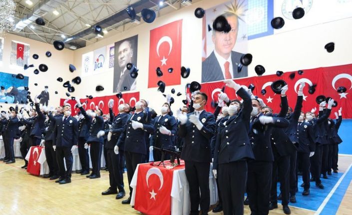 Sivas Polis Meslek Eğitim Merkezi 26. Dönem mezunlarını verdi