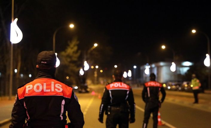 Sokağa çıkma kısıtlamasını ihlal edenlere 192 bin 600 lira ceza