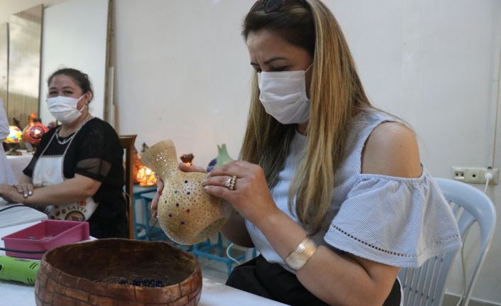 Su kabakları kadınların hünerli ellerinde sanat eserine dönüşüyor