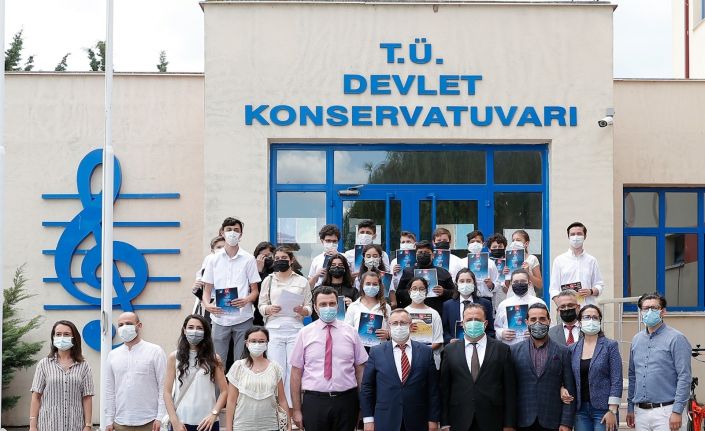 Tabakoğlu, ödül alan öğrenciler ile bir araya geldi