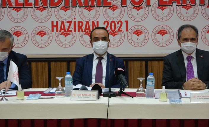 Tarım ve Orman Bakan Yardımcısı Özkaldı, Uşak tarımının sorunlarını yerinde inceledi