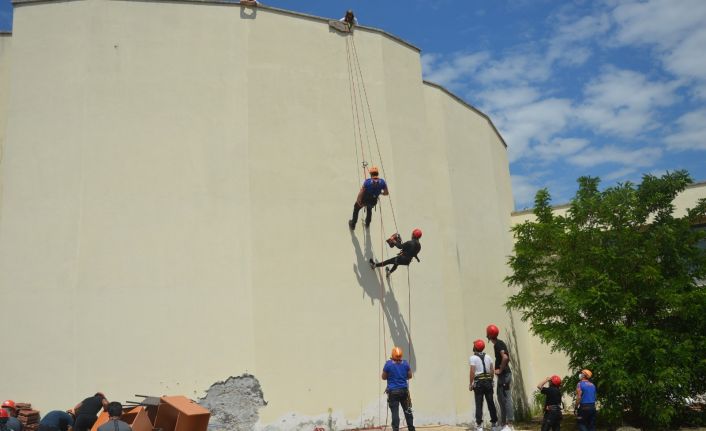Tatbikat gerçeğini aratmadı