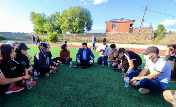 Terörün gençlerle biteceğini vurgulayan Başkan Sayan’dan gençlerin eğitimine tam destek