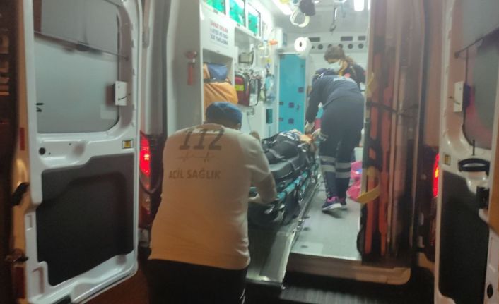 Trafik magandası kendisi uyaran otomobile 16 el ateş etti: 1 yaralı