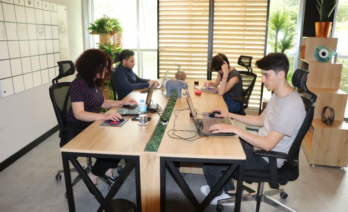 Türkiye’de izlenme rekorları kıran ’Çukur’ dizisine mobil oyun geliştirildi