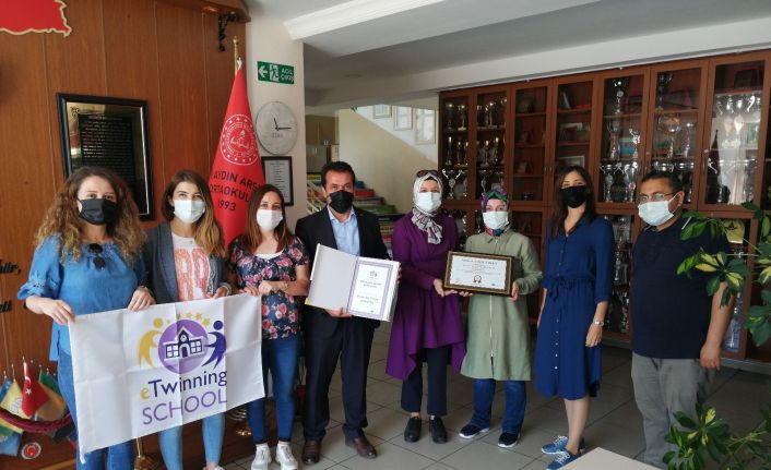 Vali Aydın Arslan Ortaokulu’na “E-Twinning Okulu” etiketi