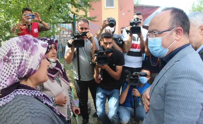 Vali Erkaya Yırık ve İl protokolü depremin vurduğu köylerde