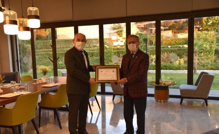 Vali Karadeniz İl Sağlık Müdürü Yemenici’nin veda yemeğine katıldı