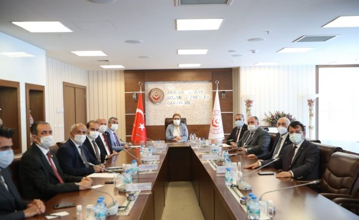 Van heyeti bakanlıklar arası mekik dokuyor