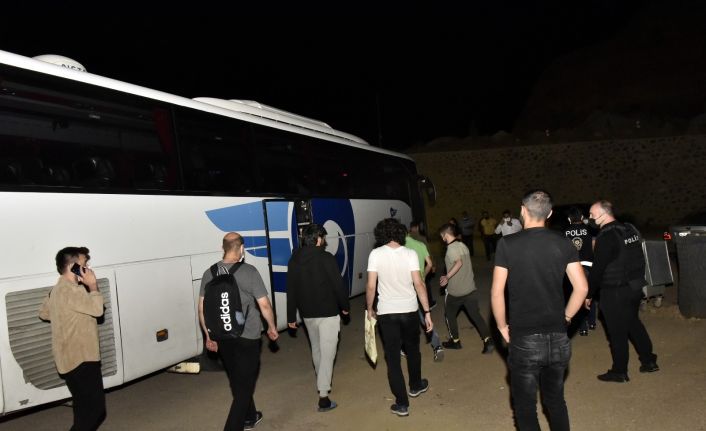 Van’dan yola çıkan Covid-19 hastası yabancı uyruklu genç Gümüşhane’de karantinaya alındı