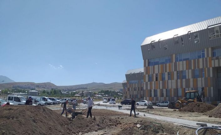 VEAH yerleşkesinde peyzaj çalışması