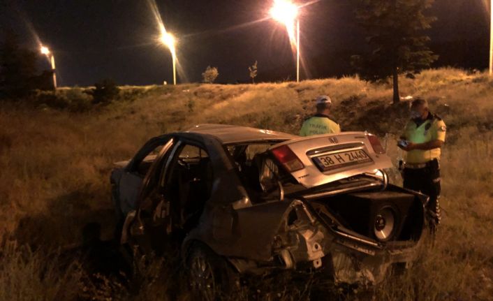 Yoldan çıkan otomobil taklalar attı: 3 yaralı