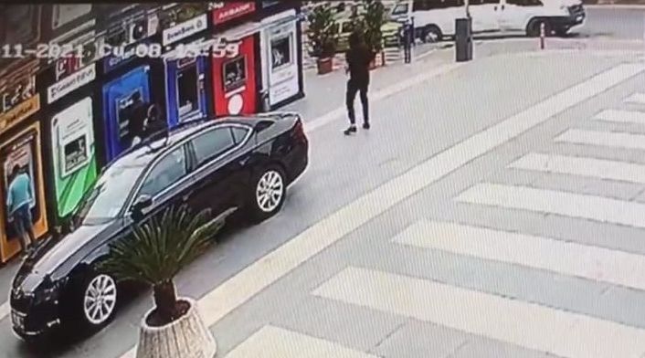 Yomra’da Belediye Başkanı Bıyık’a silahlı saldırı anı güvenlik kameralarına saniye saniye yansıdı